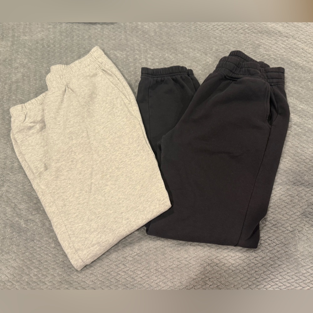 American Eagle Outfitters Women’s Black and Gray Sweatpants Set